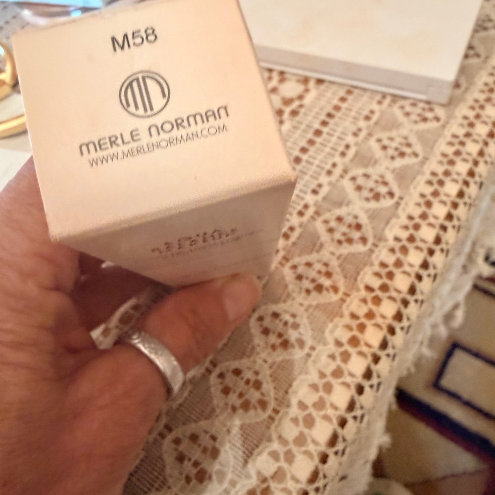 Merle Norman Aqua Balance Makeup in Cream Packaging